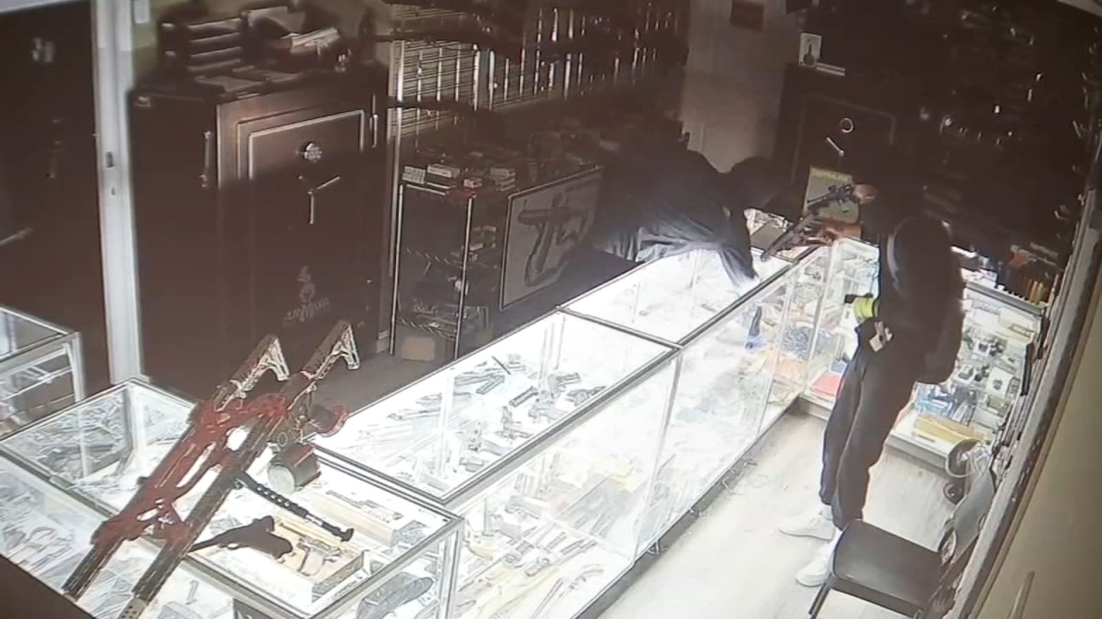 Teens steal 21 guns from Middletown Township, Bucks County gun store