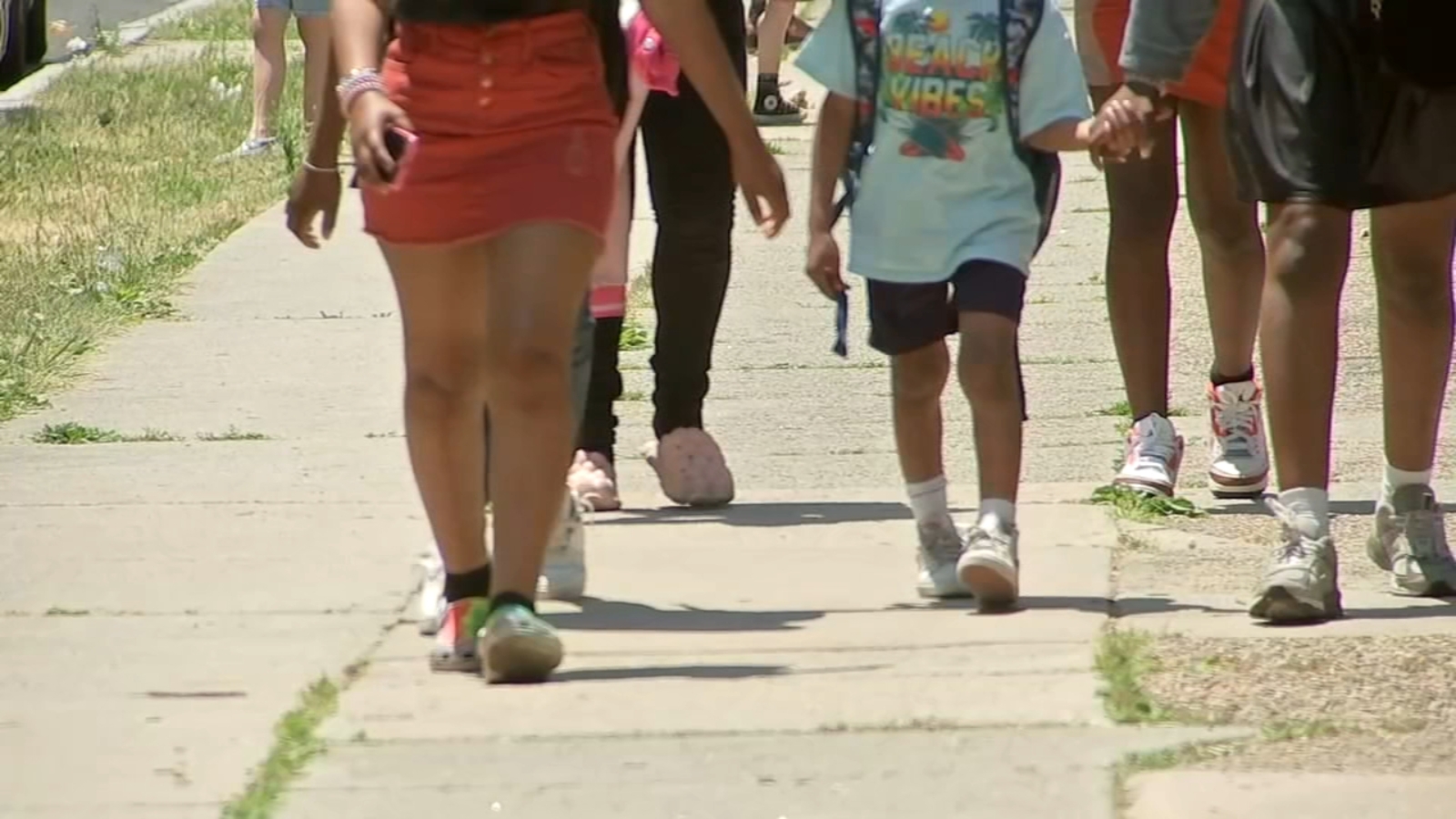 Hottest day this year has some Philly schools closing early; families finding ways to stay cool - Vimarsana News