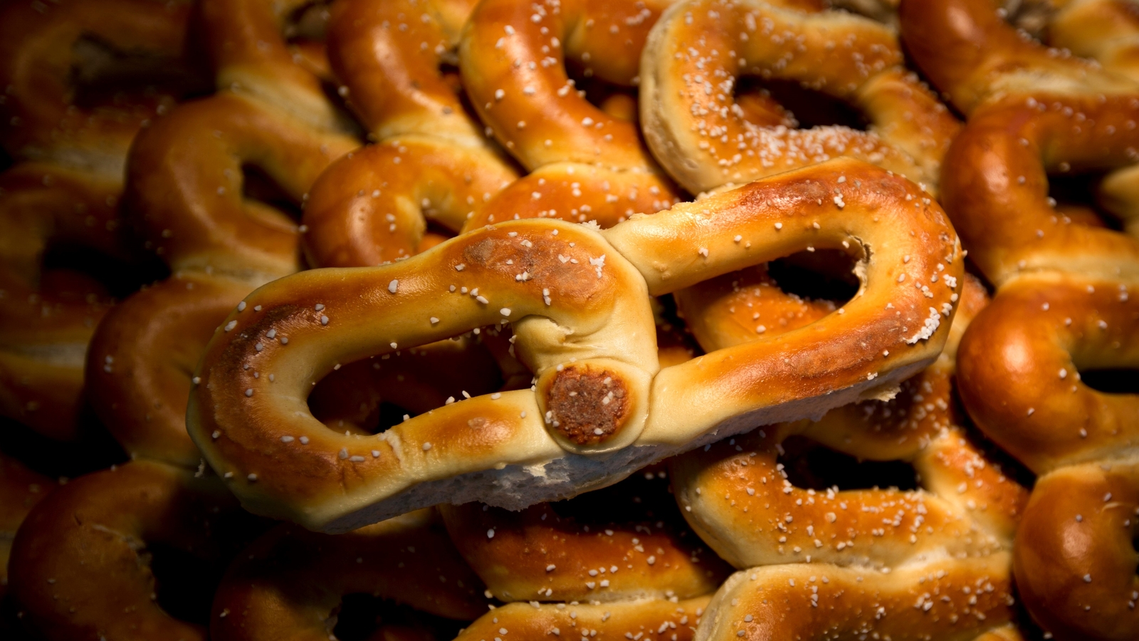 Philly Pretzel Factory celebrates 25th anniversary with scratchand