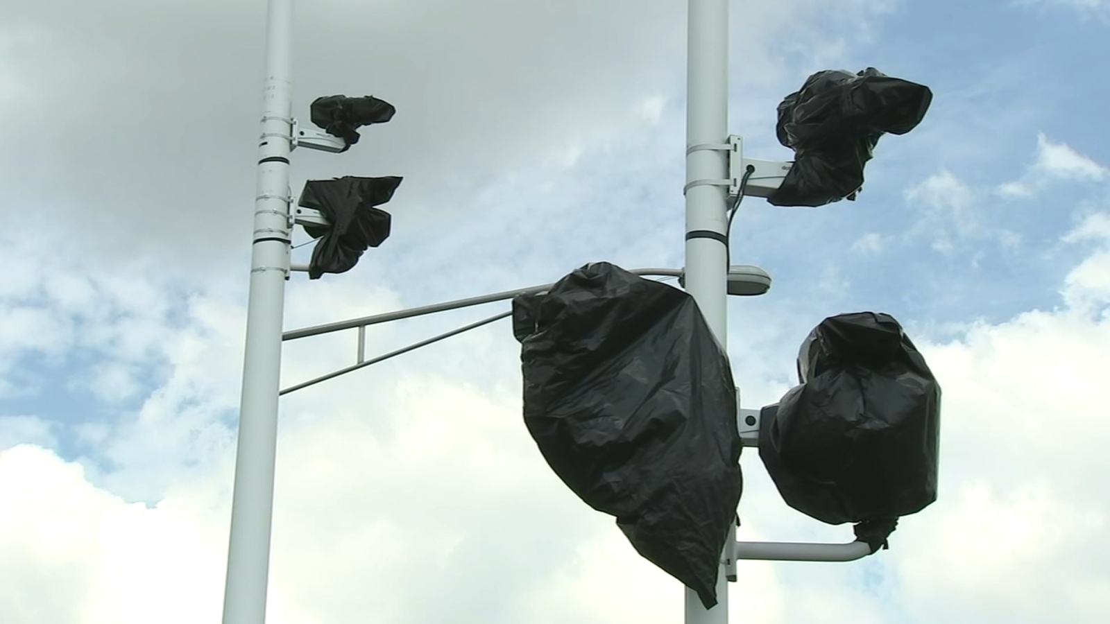 Oakbrook Terrace, Illinois red light camera fight with IDOT in court Monday - Vimarsana News