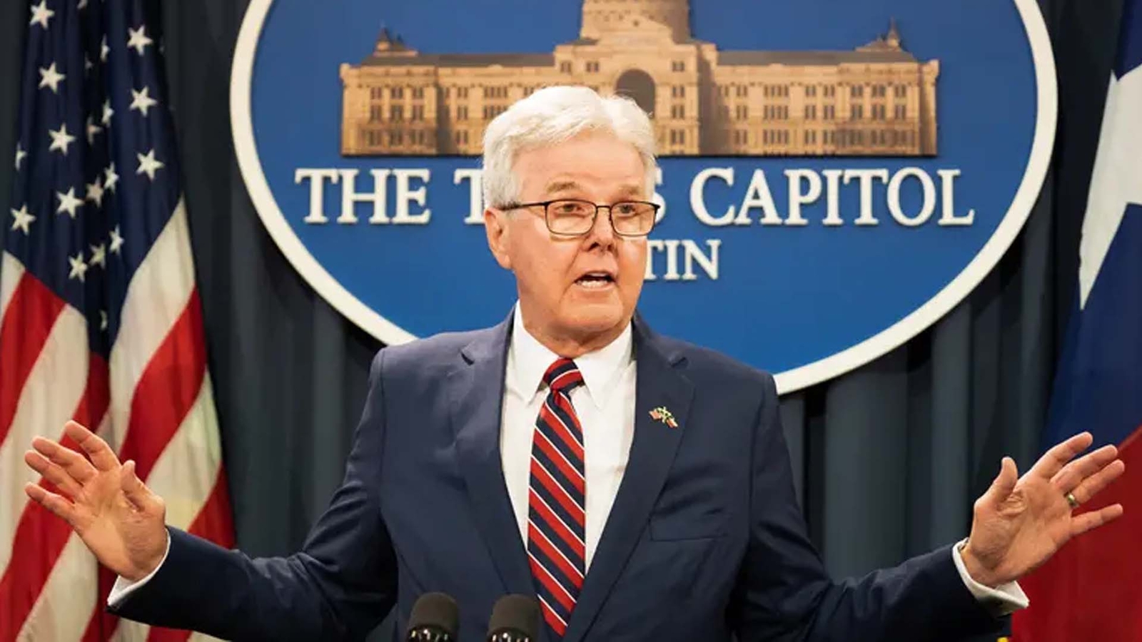 Texas politics: Lt. Gov. Dan Patrick signs bill to increase transparency in public records law after delaying to Gov. Greg Abbott - Vimarsana News