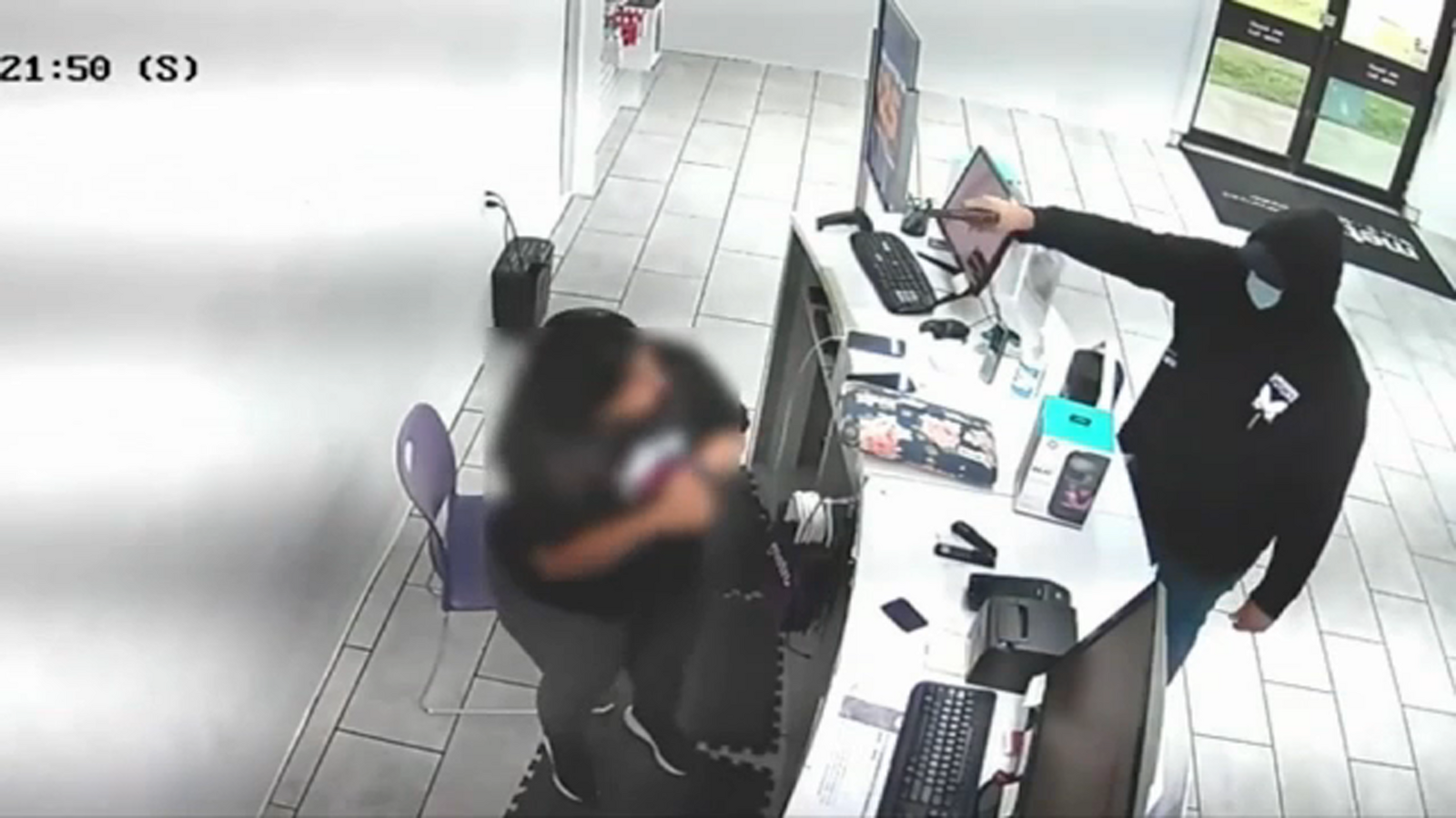 T-Mobile employee robbed at gunpoint says she was shot at twice during incident inside north Houston store - Vimarsana News