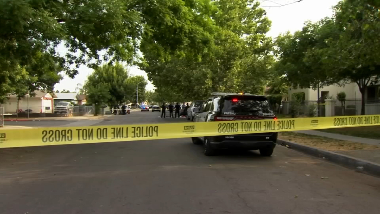 1 killed, 1 hospitalized following shooting in southwest Fresno, police say