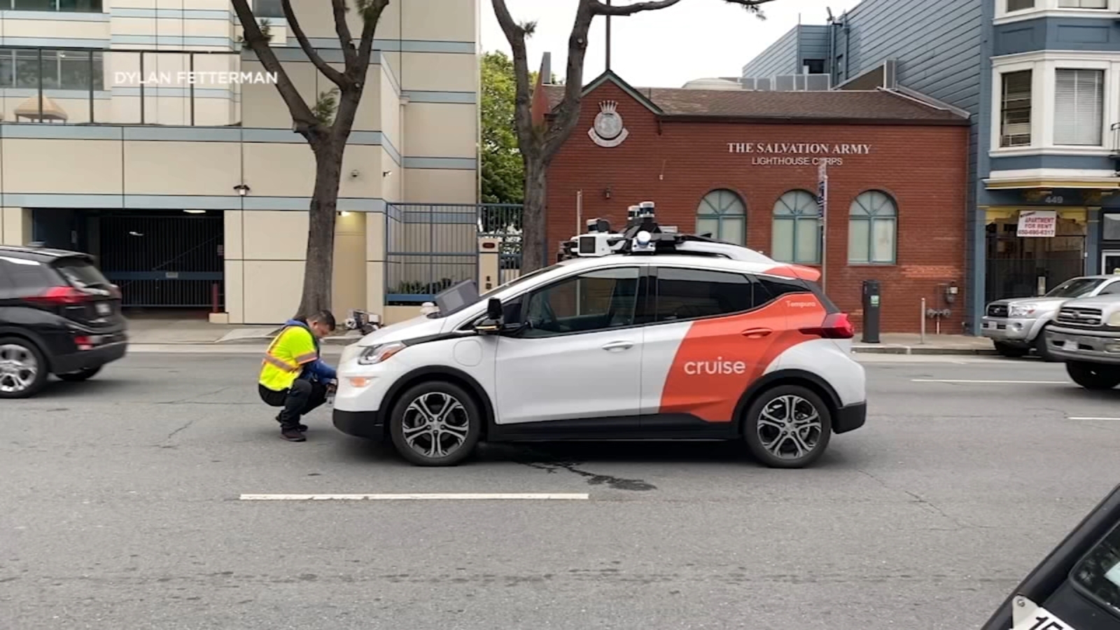 EXCLUSIVE Video shows Cruise driverless car stalled on SF street for hours EXCLUSIVE Video shows Cruise driverless car stalled on SF street for hours