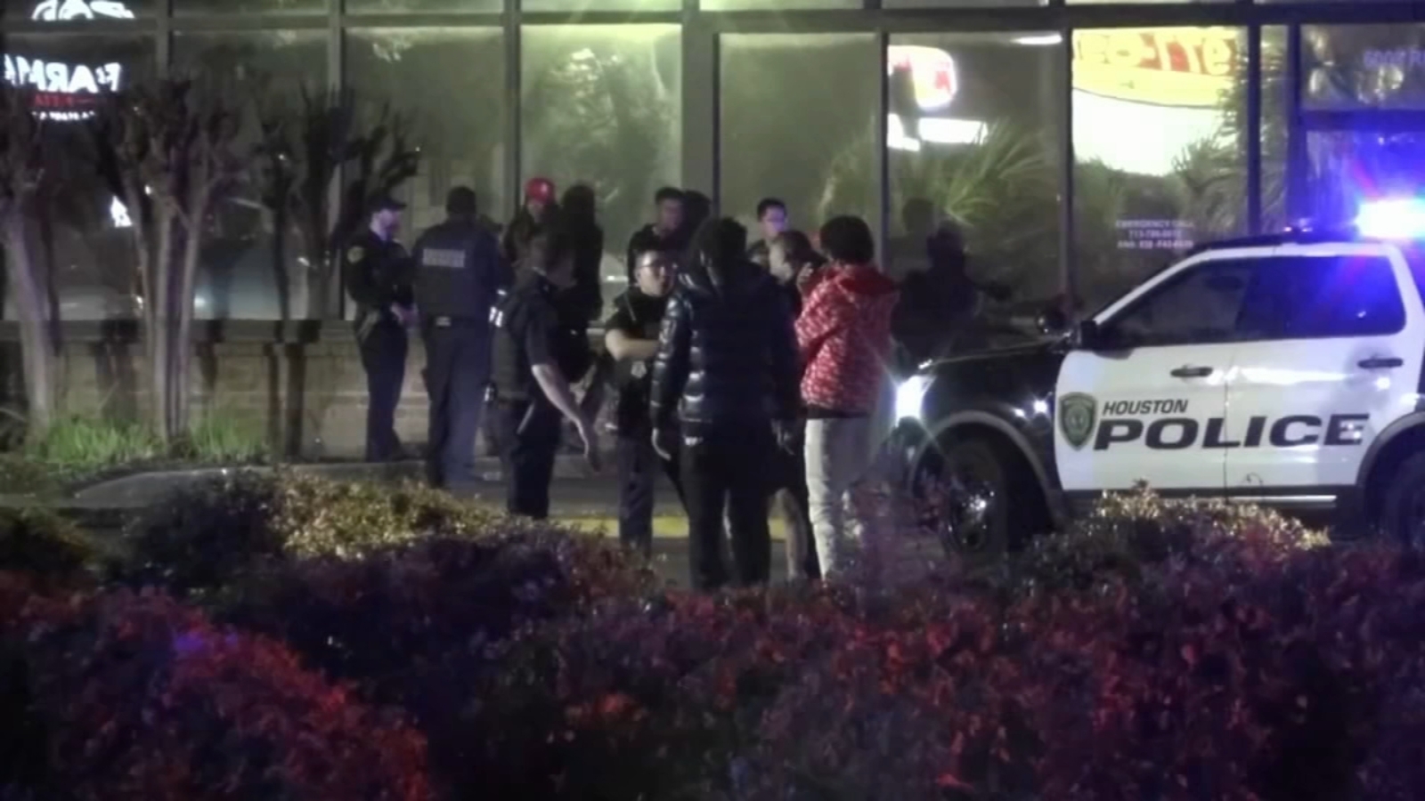 Houston bar shooting Several injured after shots fired into crowd