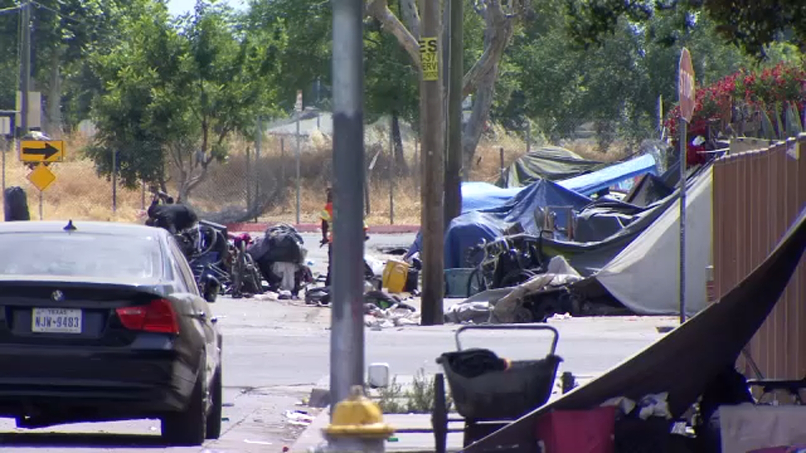 Fresno City Council passes ordinance to ban camping on many city ...