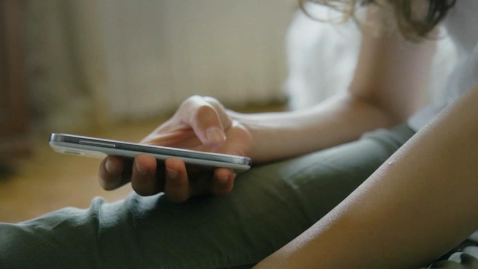 How to help kids avoid the summer social media surge - Vimarsana News