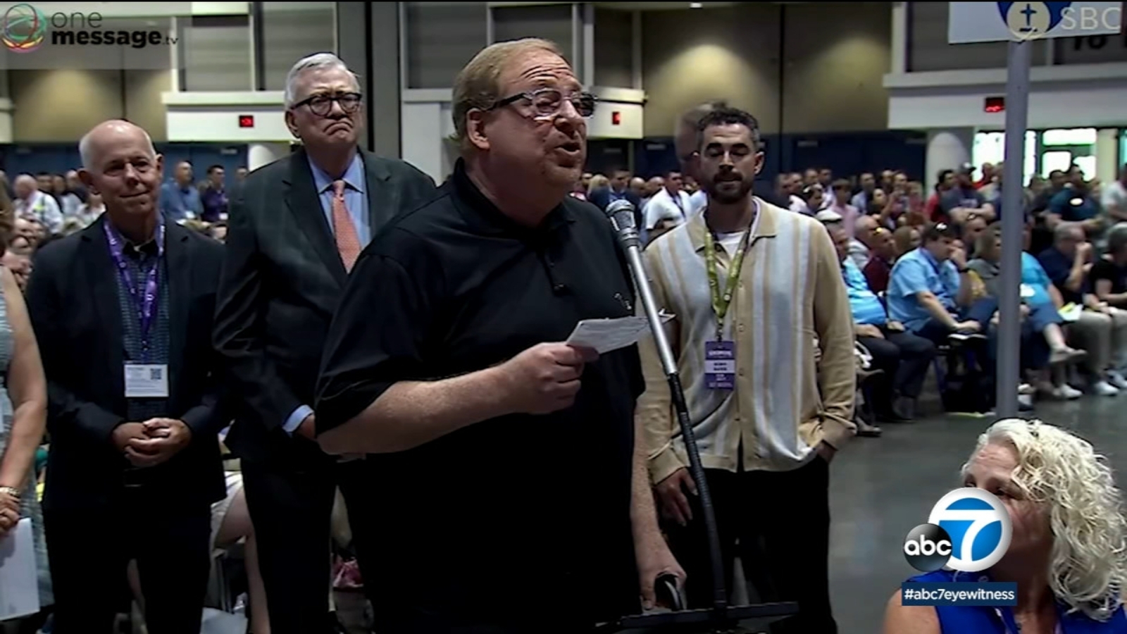 Rick Warren calls for reinstatement of OCs Saddleback Church after Southern Baptist ouster