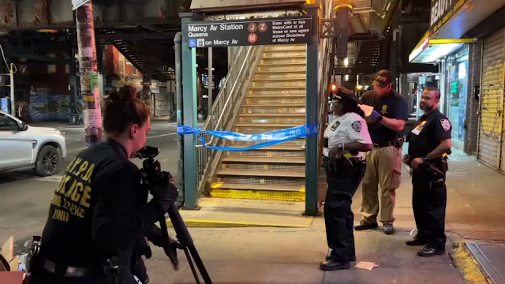 Subway rider fatally stabbed on Brooklyn-bound J train