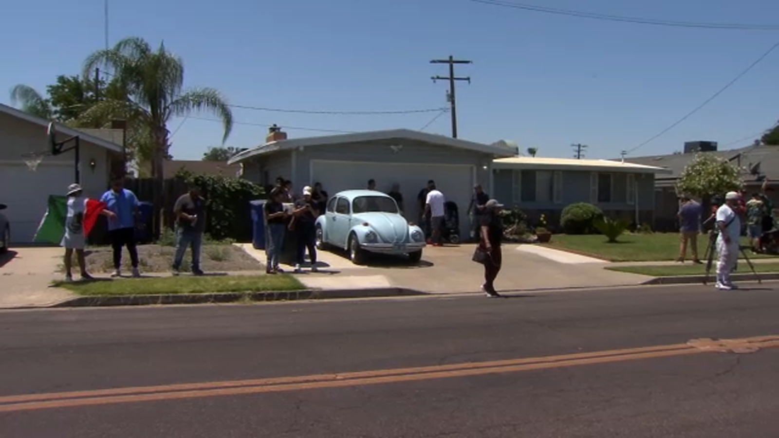 Community rallies to support Hanford street vendor verbally attacked - Vimarsana News