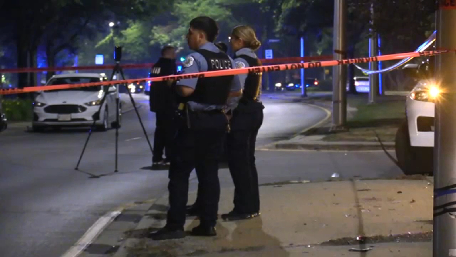 Chicago crash leaves 2 dead on West 87th Street, CPD says - ABC7 Chicago