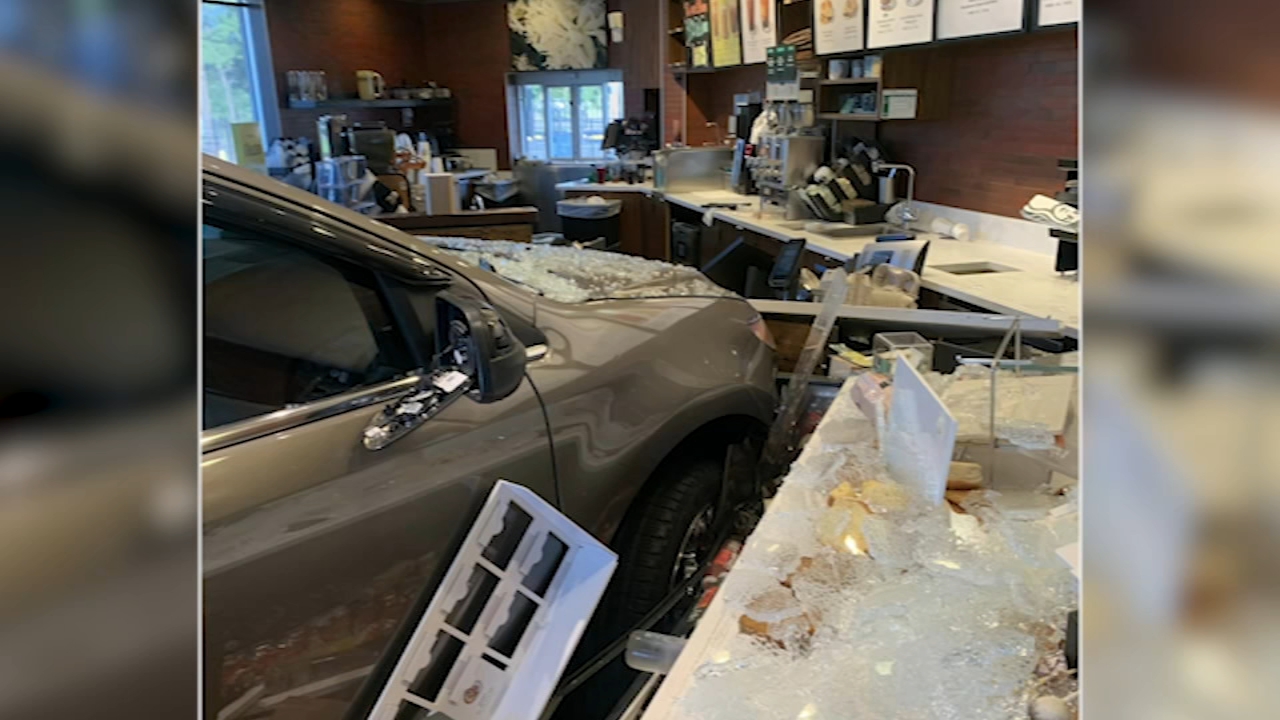 Barista injured after truck slams into N. Harris County Starbucks 