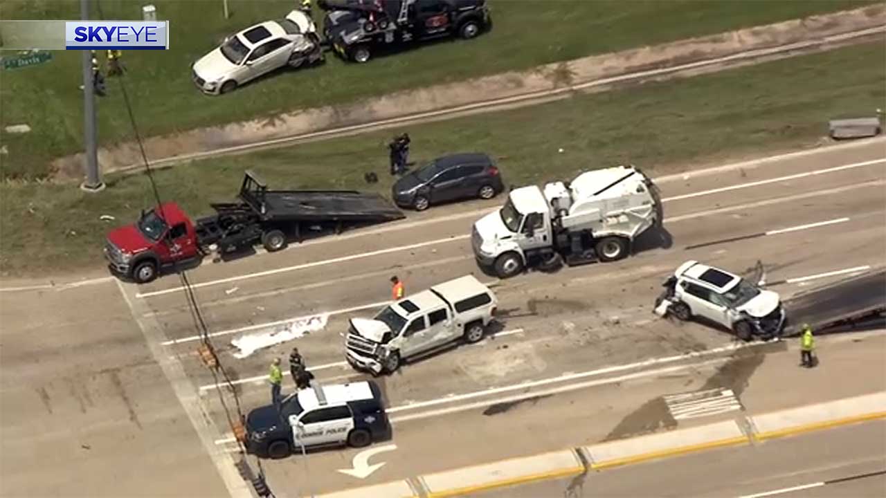 Major crash on Hwy 105 forces all EB lanes to close, deputies say