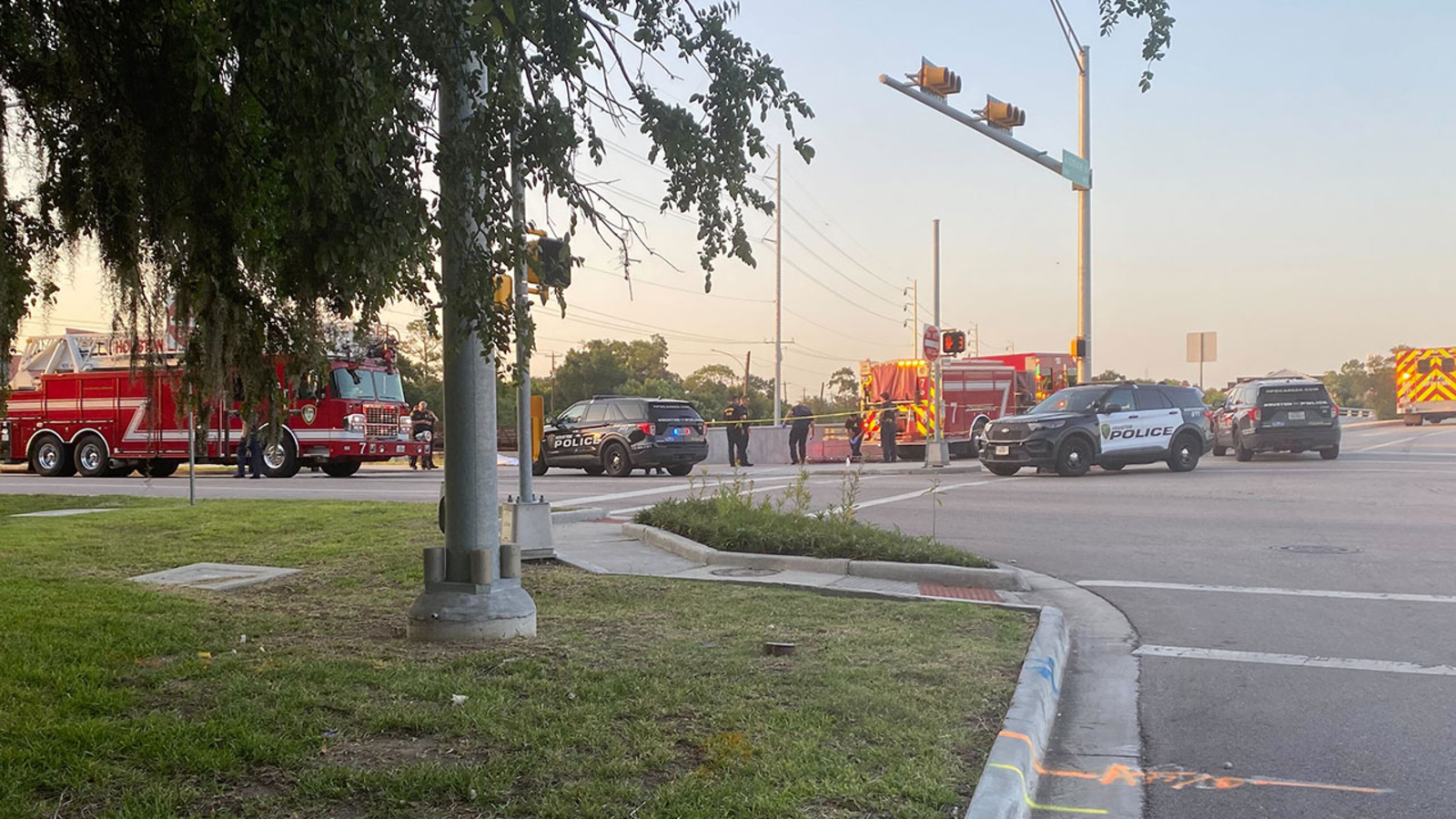 Houston crime: HPD investigating 2 bodies found just miles apart in city's southeast side - Vimarsana News