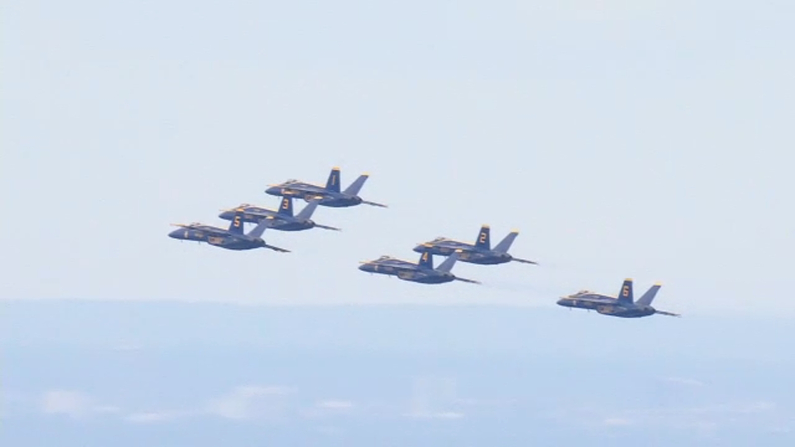 U.S. Navy Blue Angels perform spectacular flyover in NYC ahead of New