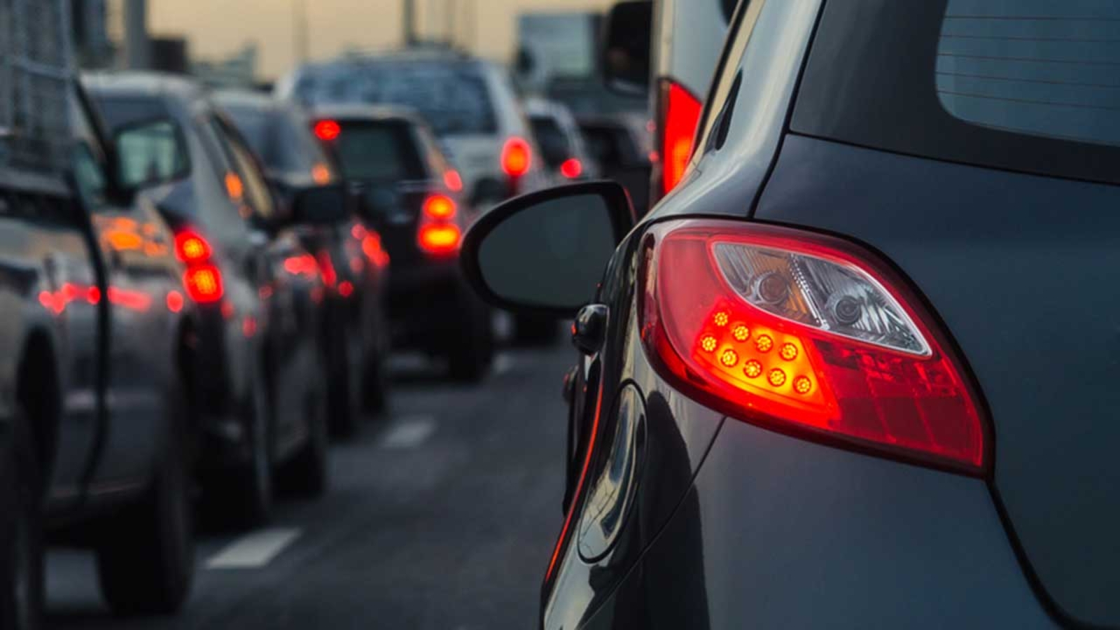 Severe thunderstorms across the Triangle doesnt keep travelers off roads for holiday weekend