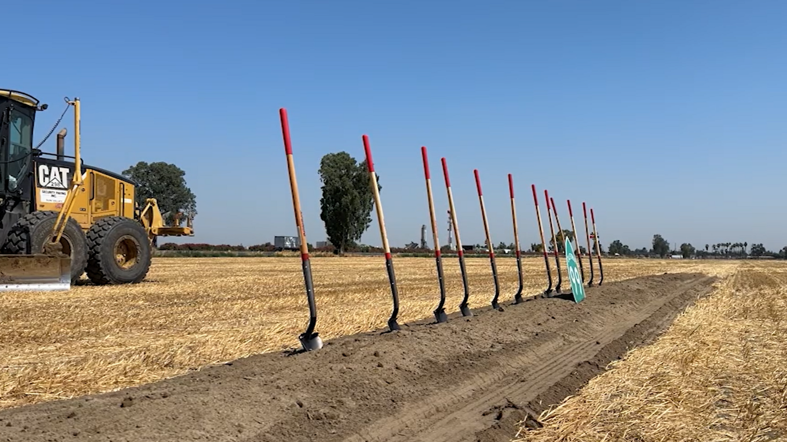 New interchange being built near Tulare's International Agri