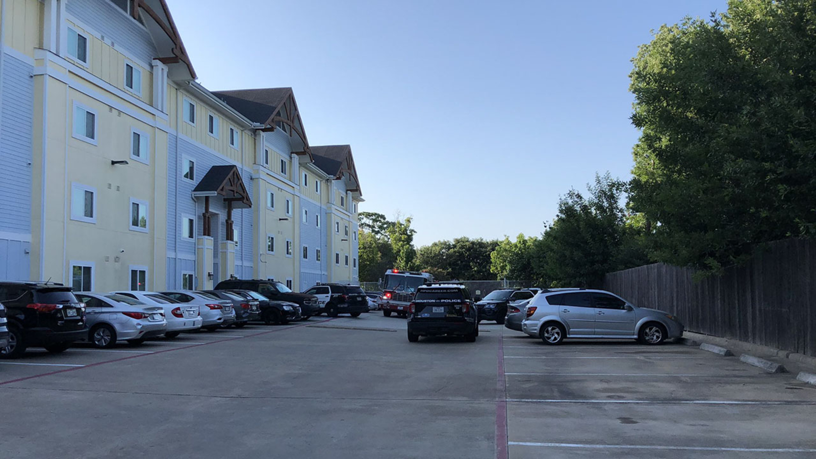 Houston crime: HPD investigating shooting that killed woman on Hammerly in Spring Branch, police say - Vimarsana News