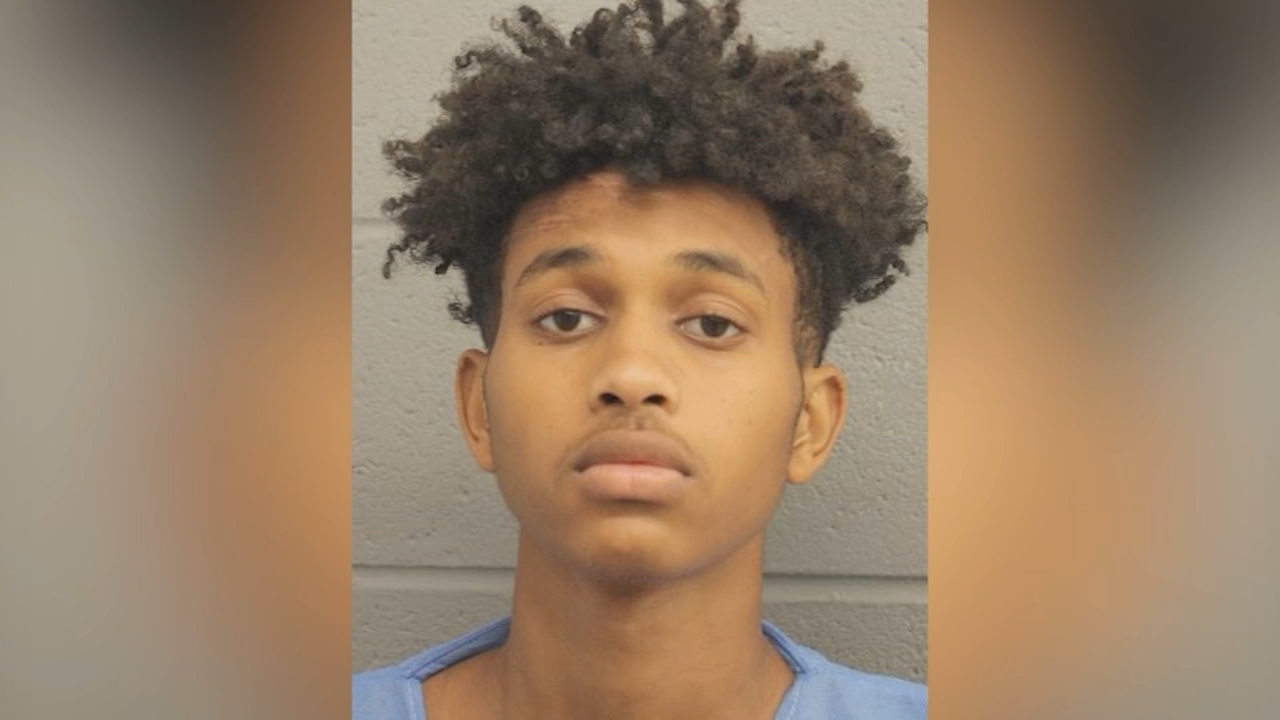 Teen working valet sentenced to 10 years for killing 3 people in crash