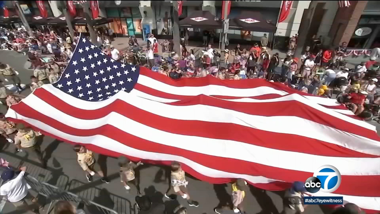 Huntington Beach July 4th Parade attracts big crowds