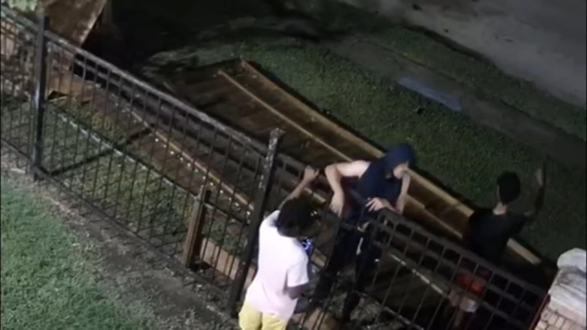 3 suspects wanted for assaulting man they knew during robbery: HPD