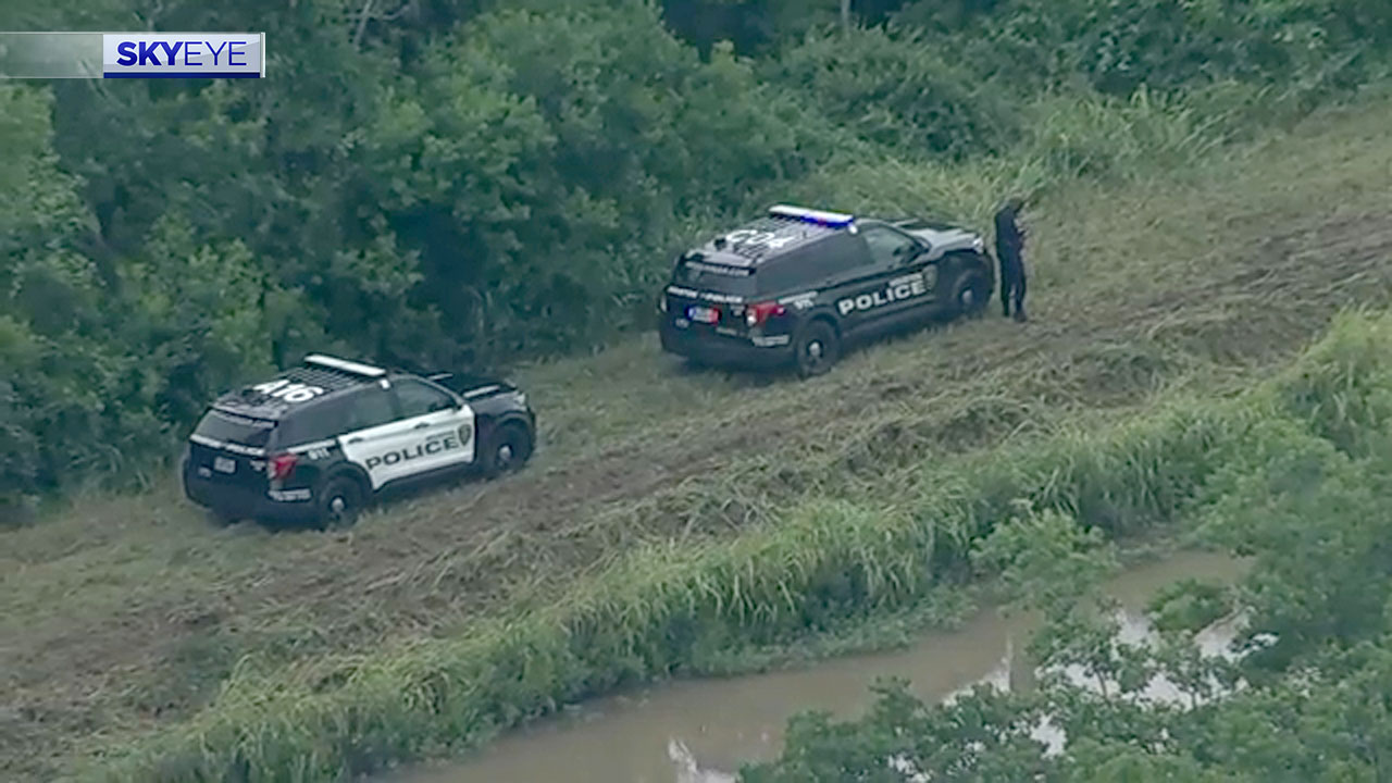 Crews recover body found in Missouri City-area canal
