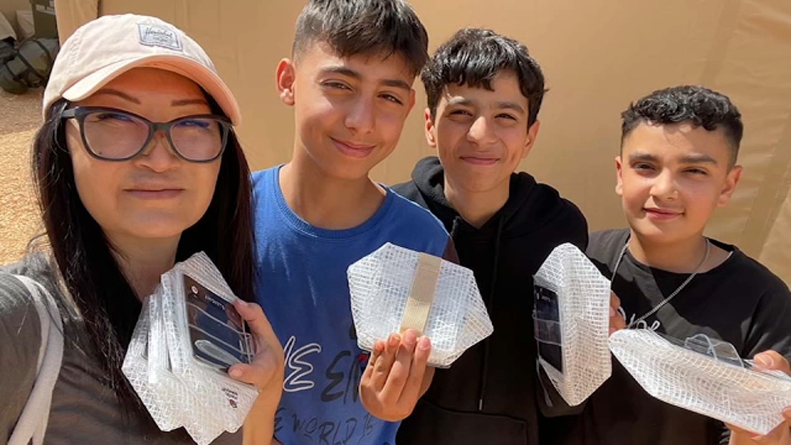 Solight lantern: Entrepreneur helps deliver solar technology to disaster zones around the world - Vimarsana News