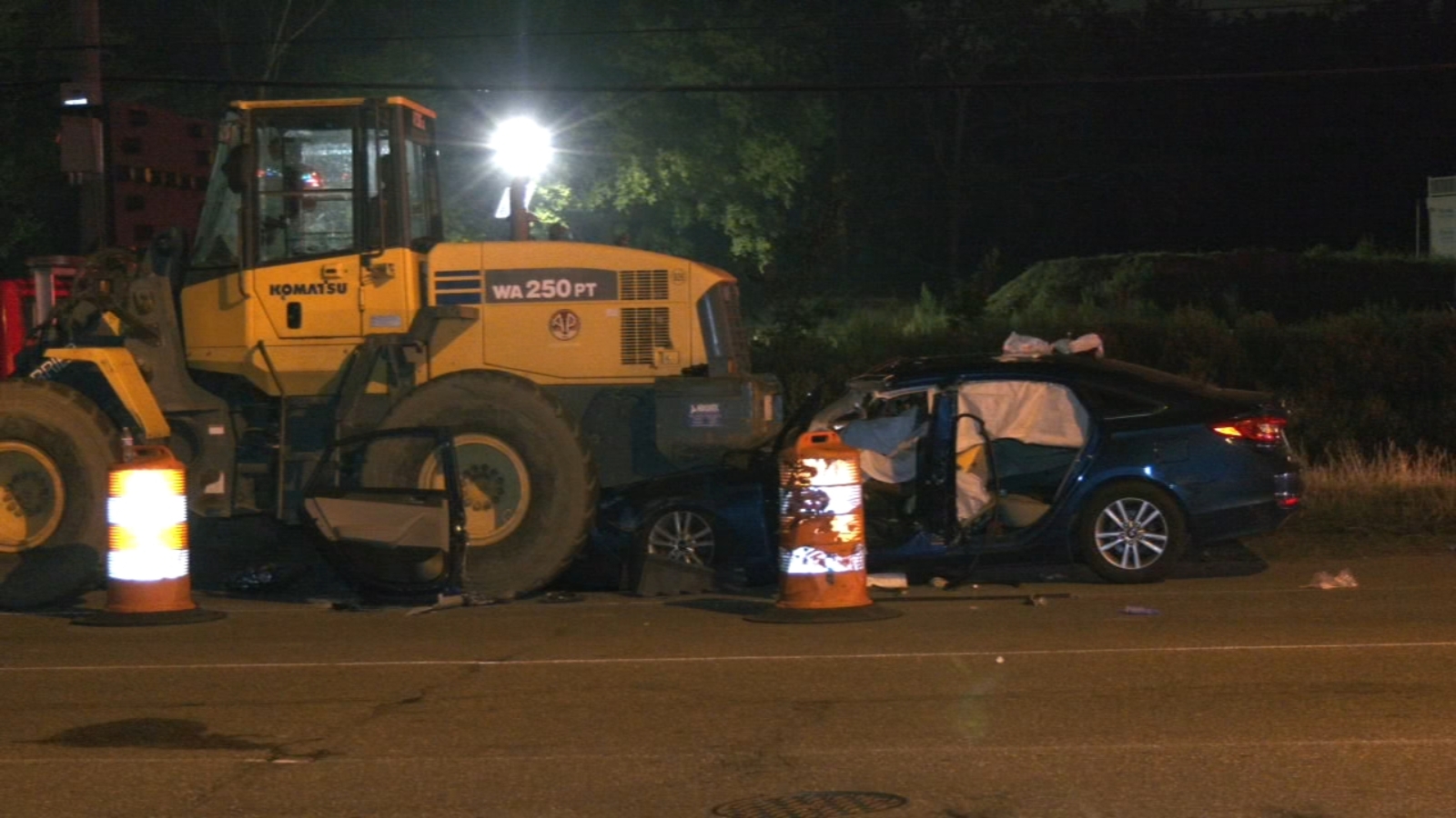 2 people dead, 3 others injured in South Philadelphia crash - 6abc ...