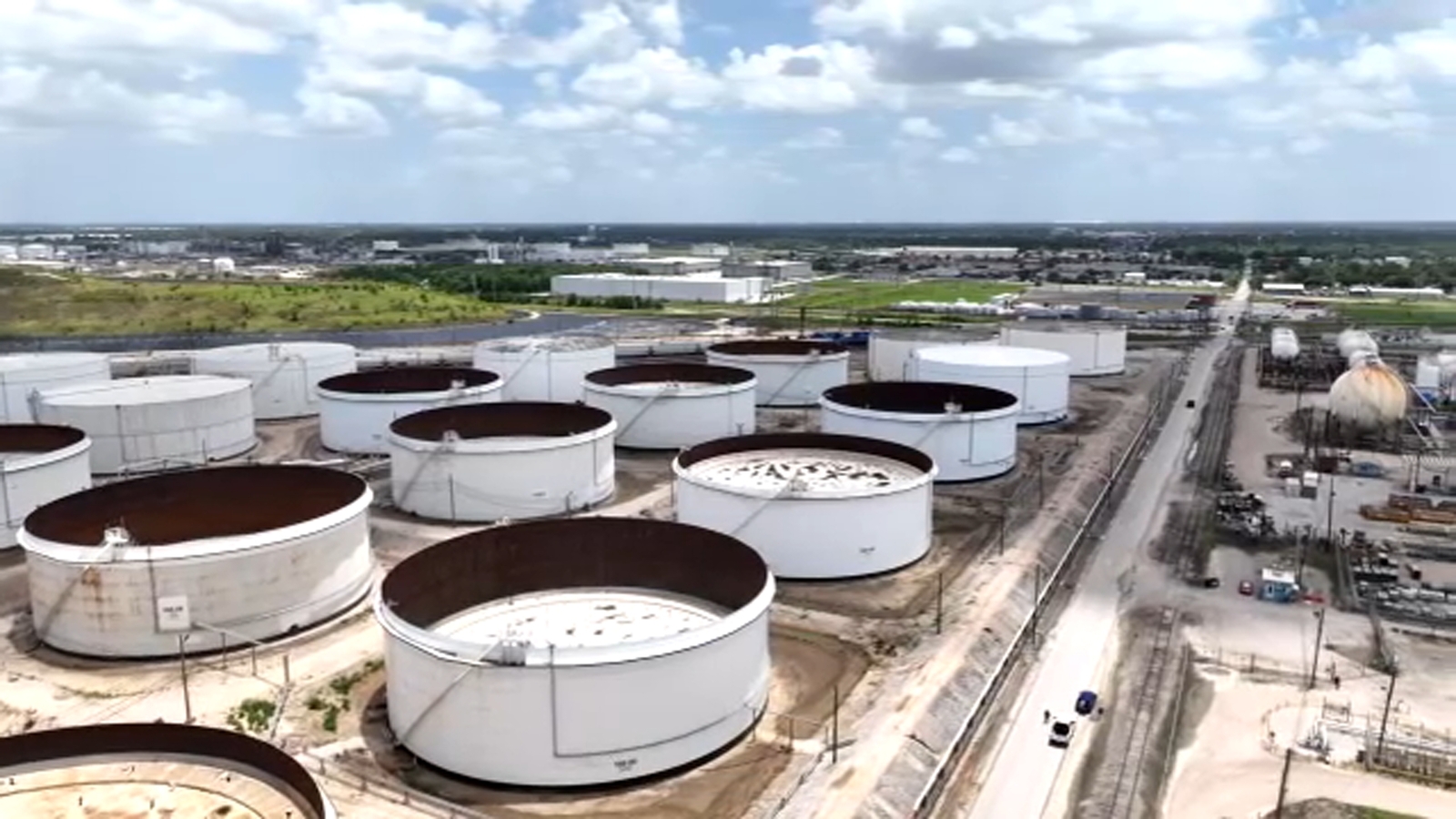 Kinder fire Pasadena oil refinery terminal being monitored