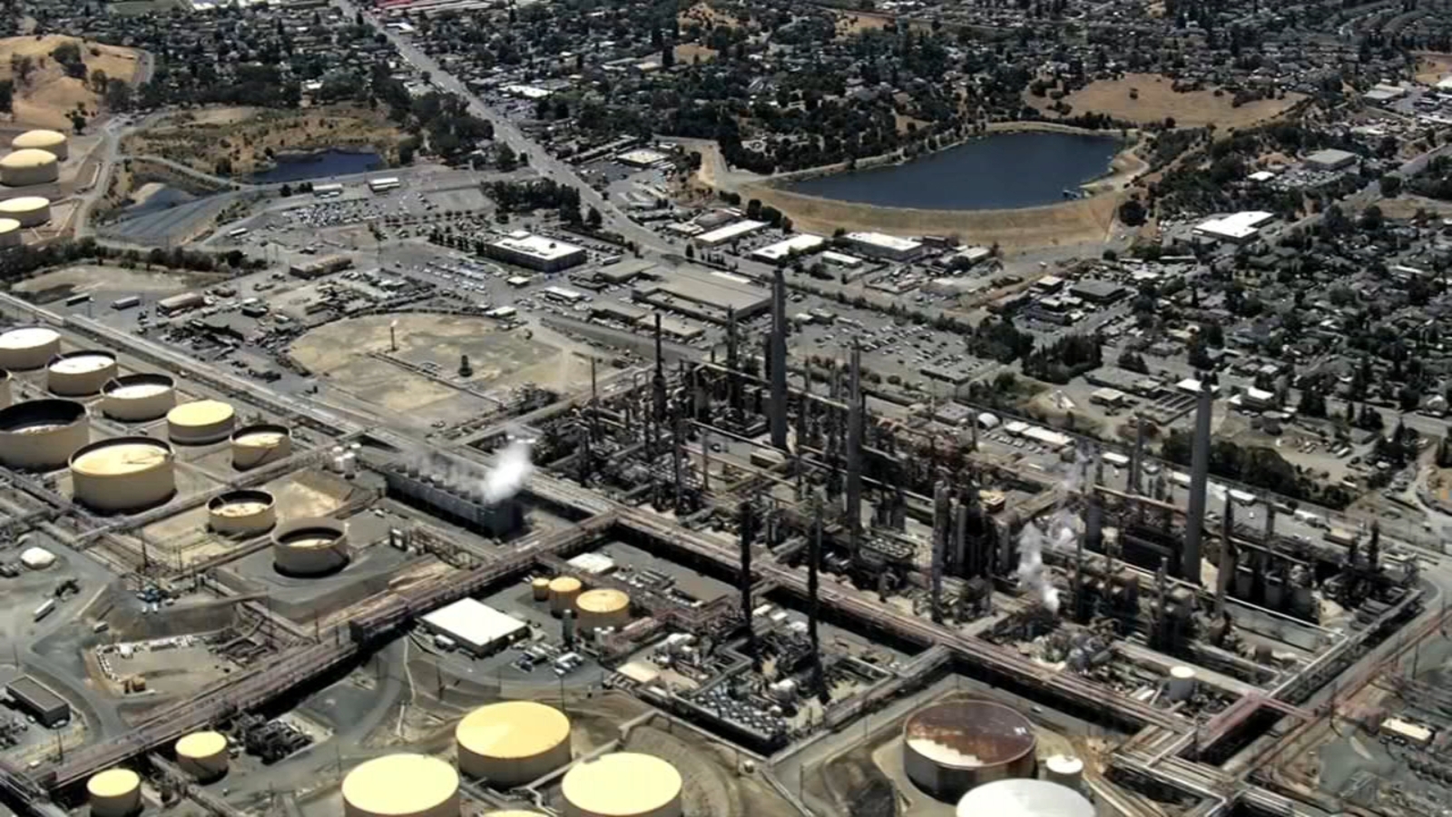 Crews monitoring petroleum coke release at Martinez refinery - Vimarsana News