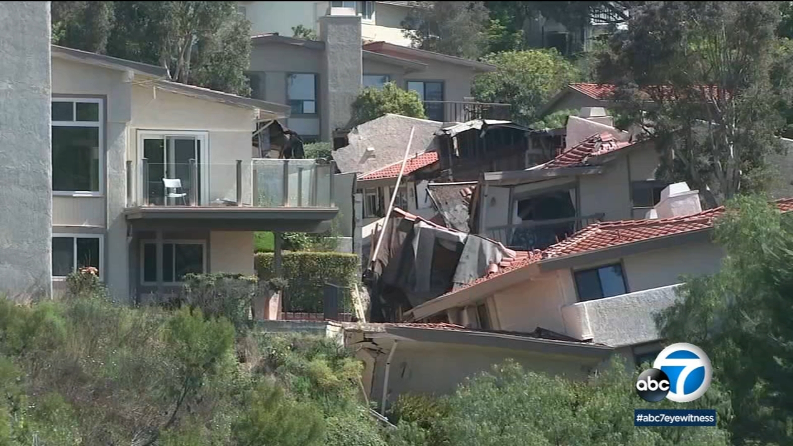 Rolling Hills Estates landslide appears to have stalled but more homes evacuated - Vimarsana News