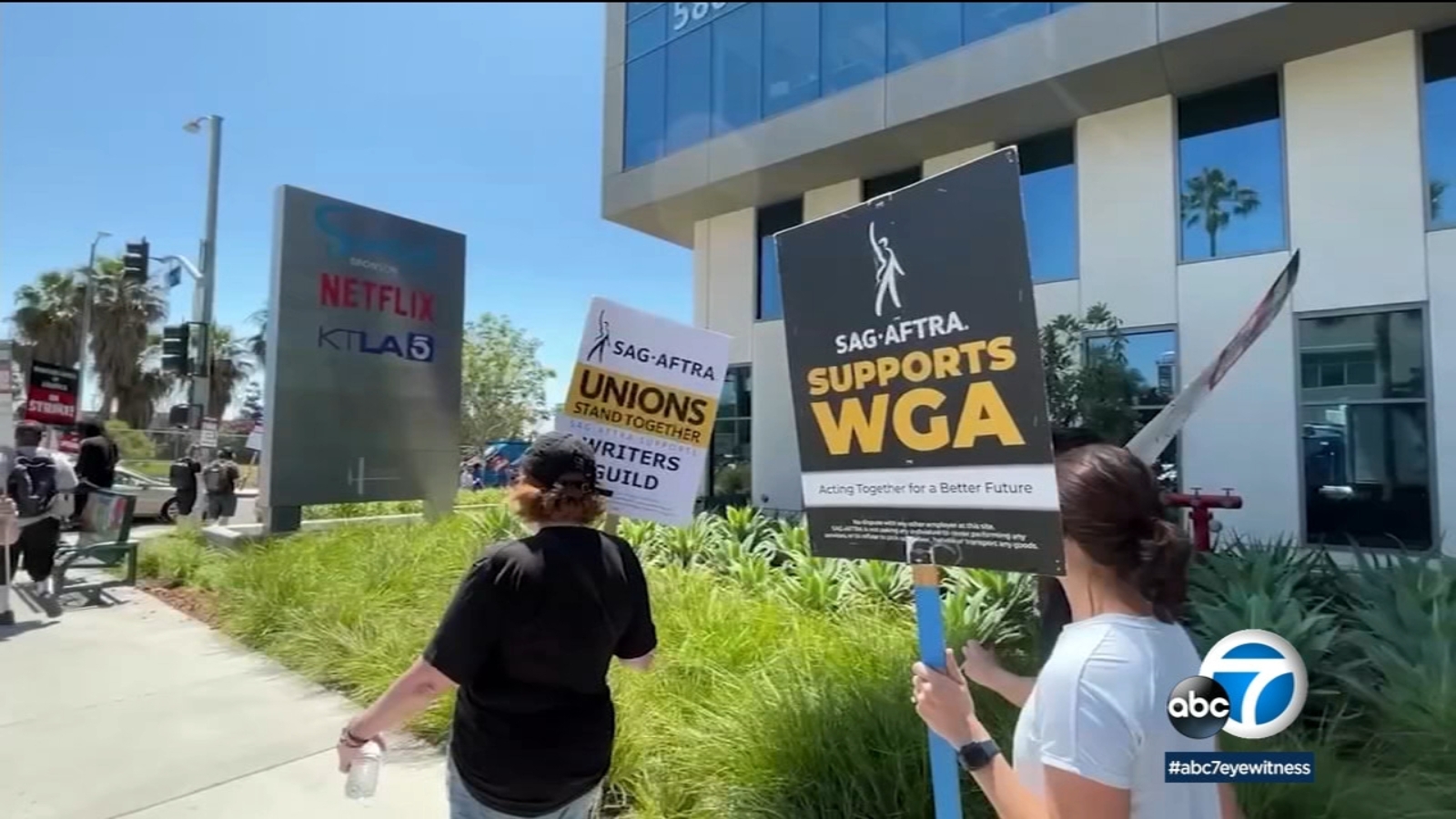 Los Angeles writers strike: SAG-AFTRA inches closer to strike as studios meet with federal mediators - Vimarsana News