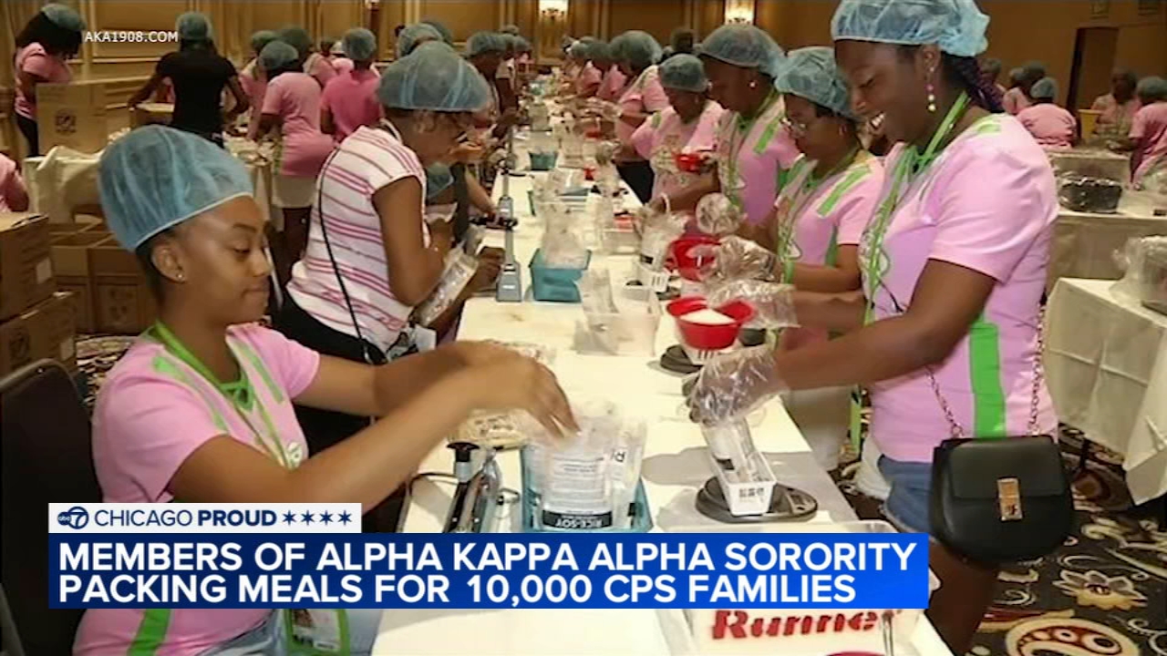 AKA Sorority packing meals for CPS families