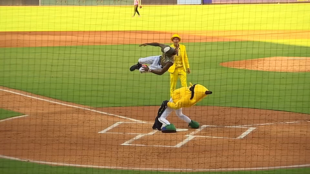 Baseball circus comes to town: Savannah Bananas play in Durham