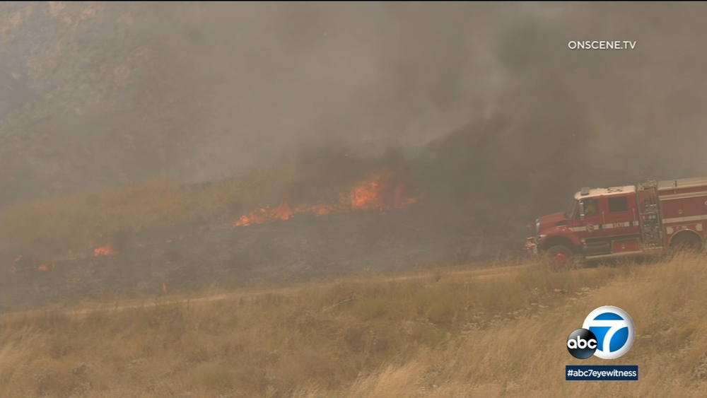 Rabbit Fire burns 7,600 acres in Riverside County, 1 injured