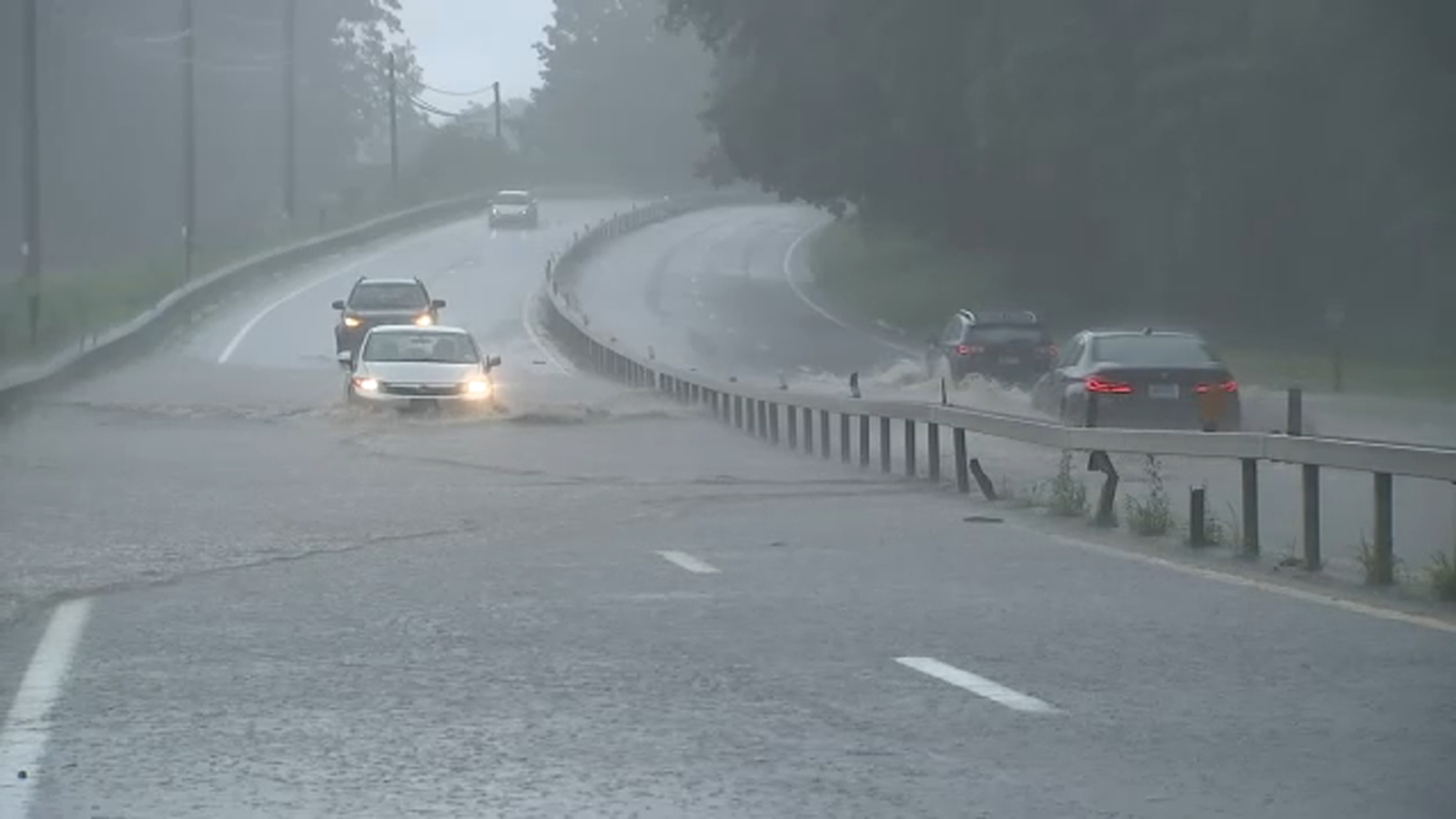 Torrential downpours causing flooding, power outages across area; State of Emergency declared in New Jersey - Vimarsana News