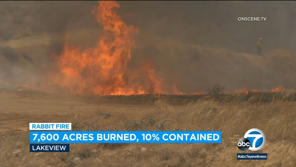 Rabbit Fire burns 7,600 acres in Riverside County, 1 injured