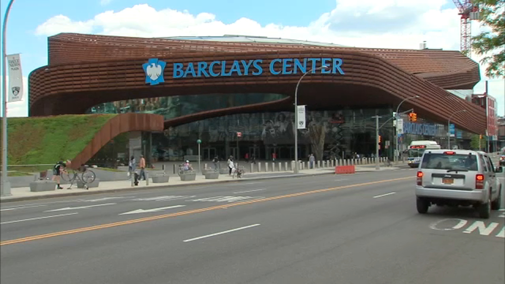 Barclays Center concession workers reach agreement, avert strike