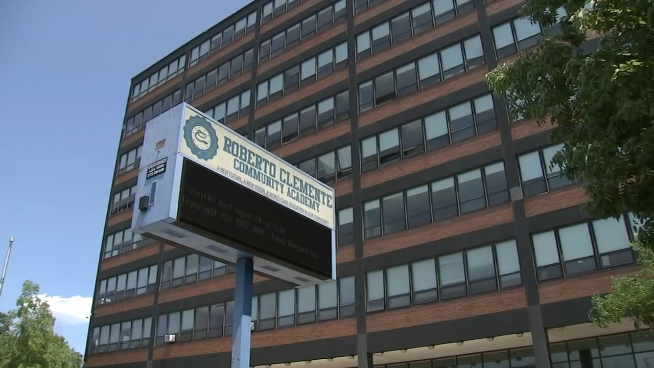 Mayor, CPS CEO announce welcome center for migrants on NW Side