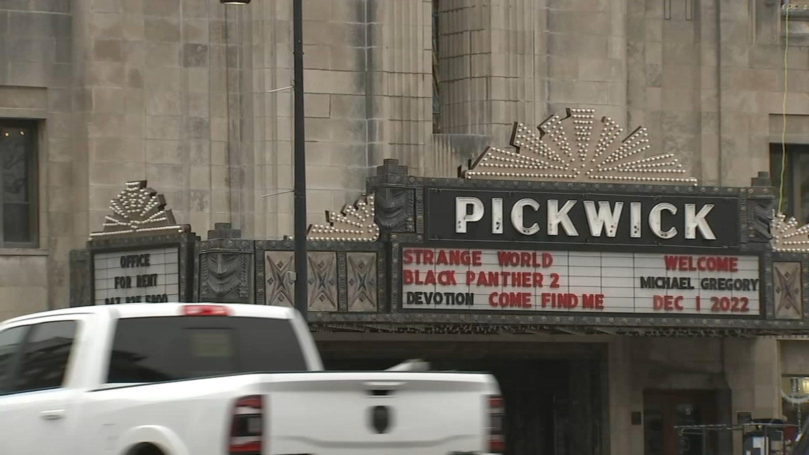 Pickwick Theatre in Park Ridge, IL to maintain movie theater status