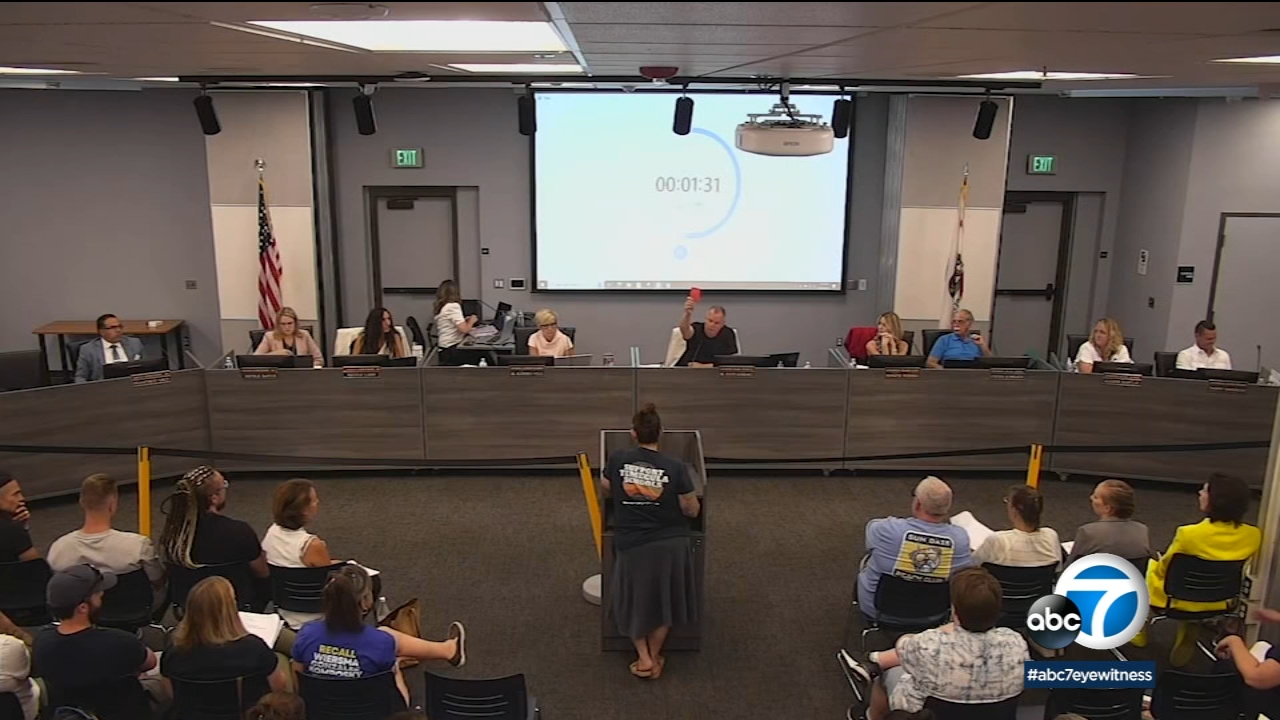 Temecula school board again rejects new textbooks once again