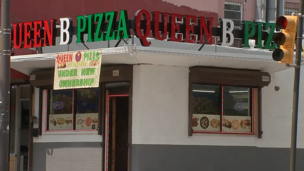 Pizza delivery driver shoots suspect during carjacking, attempted robbery in Chestnut Hill