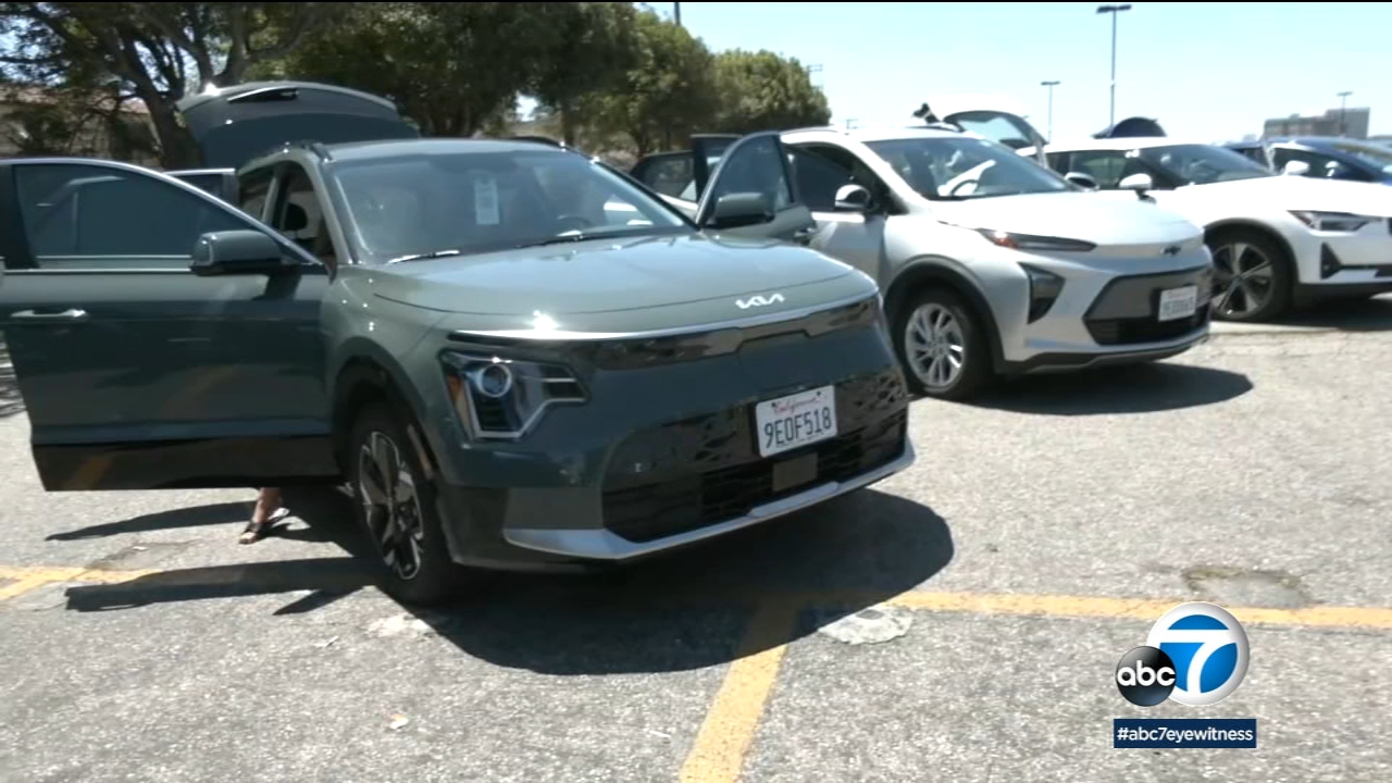 Hertz ramping up availability of electric cars at its rental locations