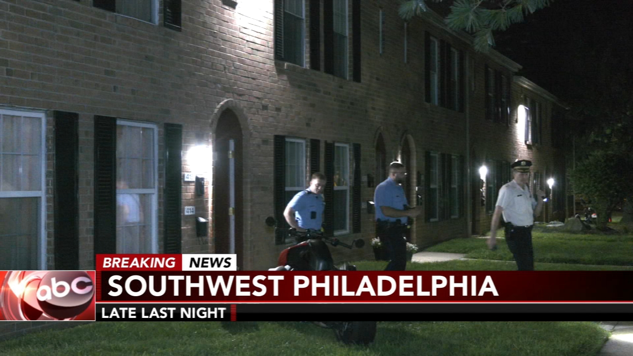 Gunman who shot relative in SW Philadelphia remains at large