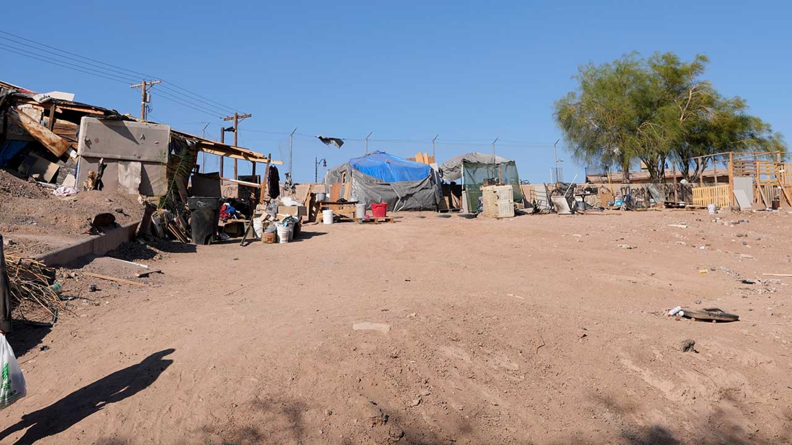 Mexican volunteer searchers find 27 hacked-up bodies in border city of Reynosa - Vimarsana News