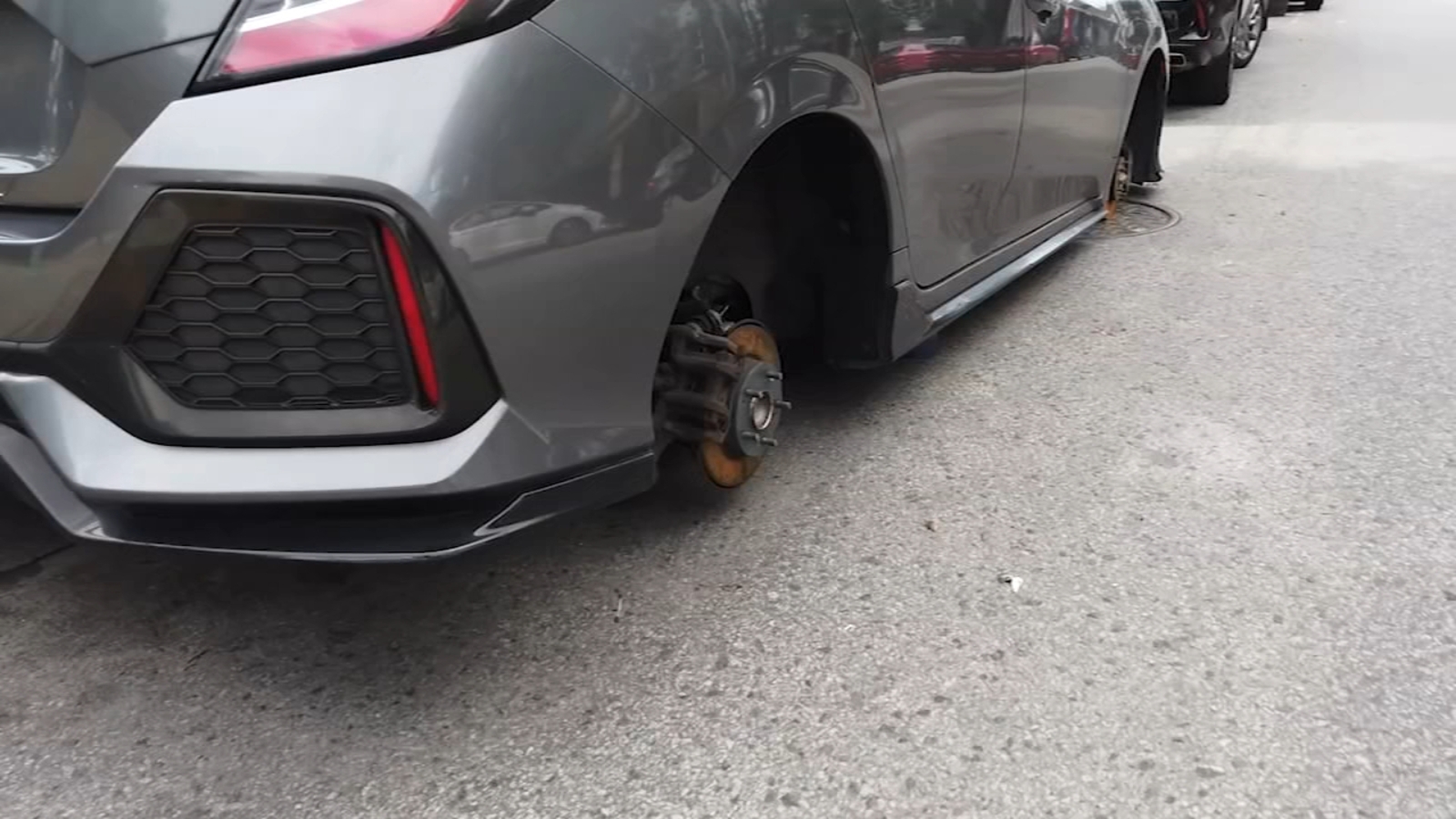 Philadelphia police track several tire, rim thefts taken off cars in the city; tips on how to