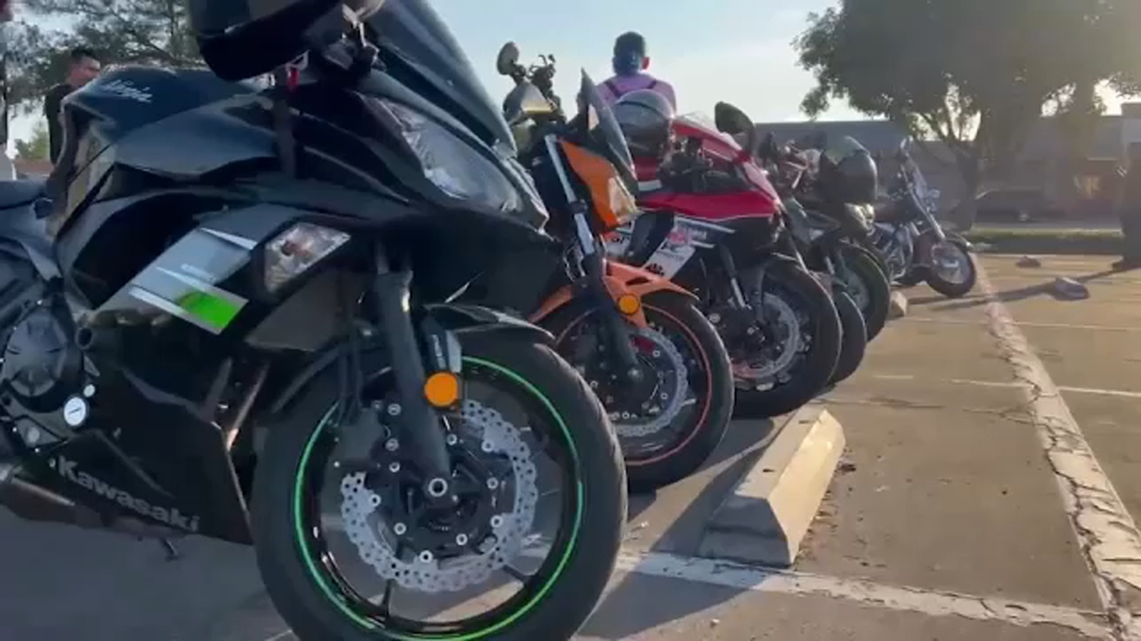 EXCLUSIVE: Bikers join together to help Tulare County family following deadly crash - Vimarsana News