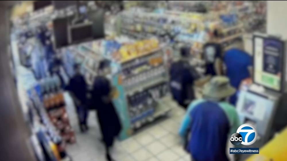 Mob of teenagers rob 7-Eleven in Inglewood, surveillance video shows