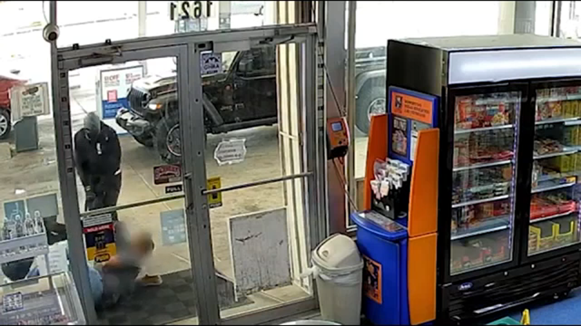 Robbery suspects dragged man while taking his backpack, HPD says