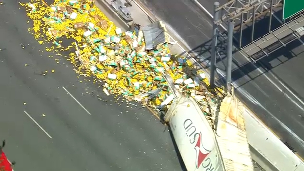Tractor trailer overturns in Mahwah, spilling lemons across highway